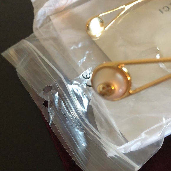 Sale. New Authentic Gucci  pearls sunglasses - Picture 4 of 8